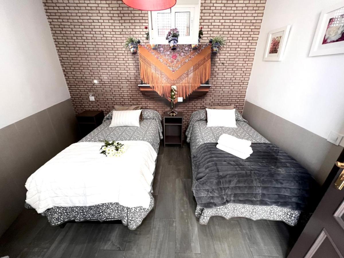 Hostal Paco'S Seville Ngoại thất bức ảnh