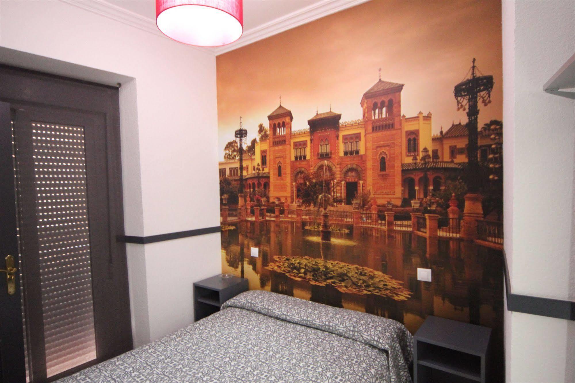 Hostal Paco'S Seville Ngoại thất bức ảnh